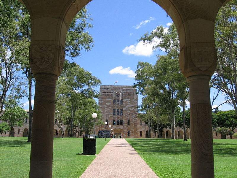 中央昆士兰大学